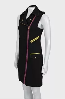 Dress with contrasting inserts and tag