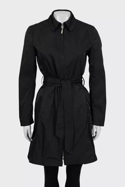 Fitted coat with collar