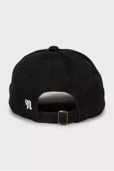 Black cap with embroidered logo