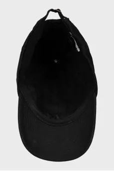 Black cap with embroidered logo