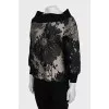 Sweatshirt with wide collar