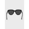 Wayfarer sunglasses with gold detailing