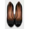 Open toe leather shoes
