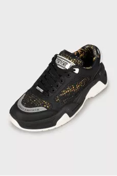 Men's sneakers decorated with mesh