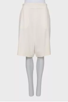 White high-waisted short skirt