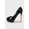 Black patent leather open toe shoes