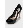 Black patent leather open toe shoes