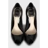 Black patent leather open toe shoes