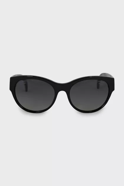 Sunglasses with silver logo