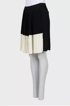 Black and white pleated shorts