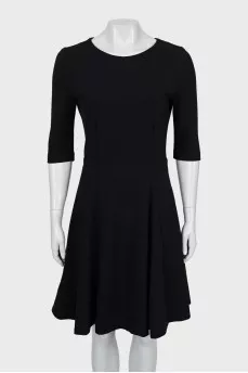 Fitted dress with raised seams