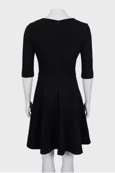 Fitted dress with raised seams