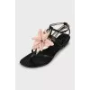 Leather sandals with removable decoration