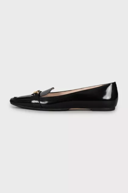 Leather ballerinas with almond toe