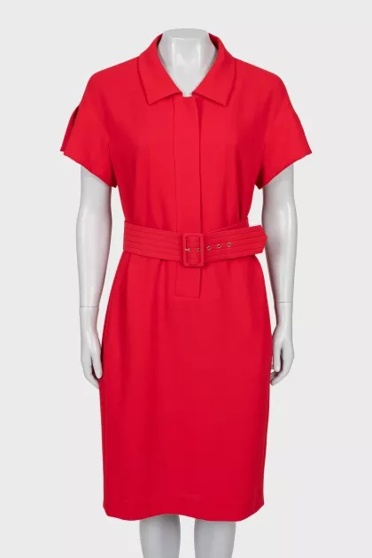 Woolen red dress with a belt