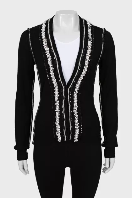 Fitted cardigan decorated with beadsb