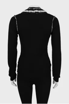 Fitted cardigan decorated with beadsb
