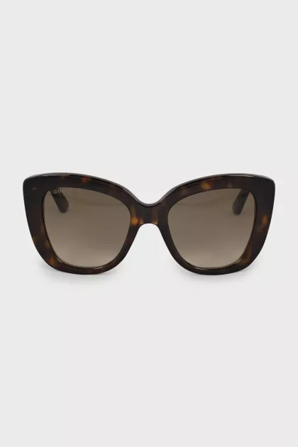 Sunglasses with cat eye print
