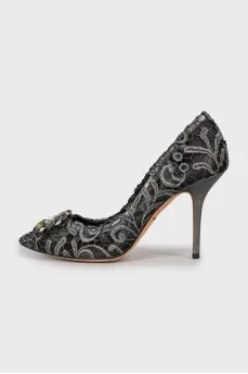 Lace shoes decorated with rhinestones