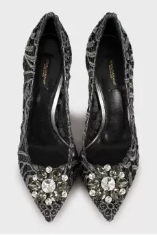 Lace shoes decorated with rhinestones