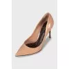 Beige patent leather pointed toe pumps