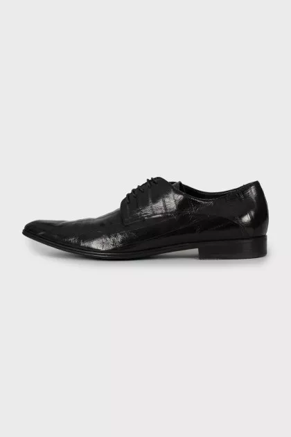 Men's shoes with almond toe