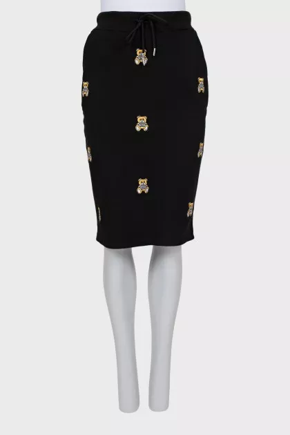 Fitted skirt with embroidered print
