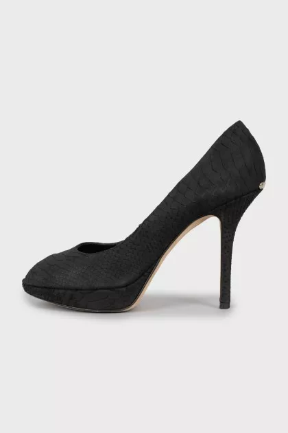 Leather shoes with animal print