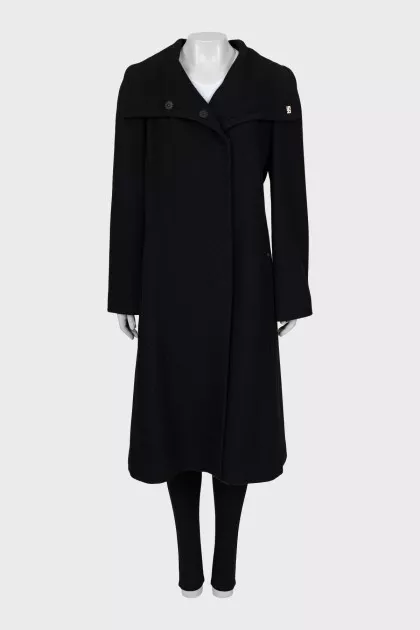 A-line coat with raised seams