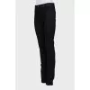 Mid-rise jeans with tag