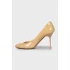 Beige leather round toe shoes