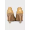 Beige leather round toe shoes