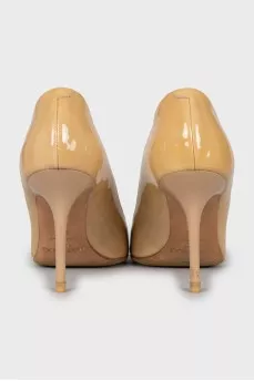 Beige leather round toe shoes
