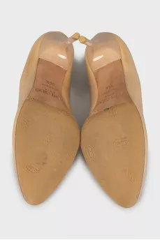 Beige leather round toe shoes