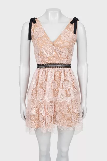 Fitted dress with sequins and lace