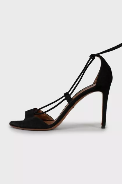 Suede sandals with ties