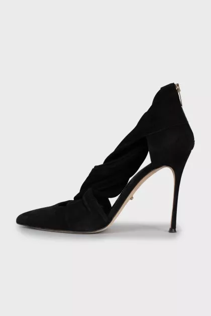 Pointed toe suede shoes
