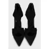 Pointed toe suede shoes
