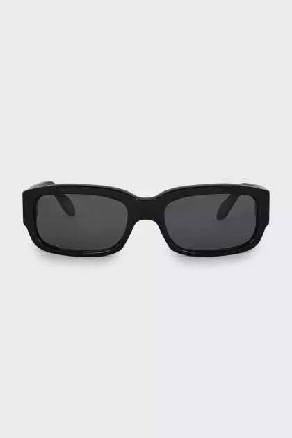 Rectangular sunglasses with gold logo