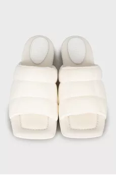 Textile white slippers with tag