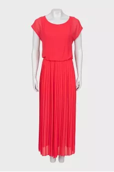 Pink dress with pleated hem