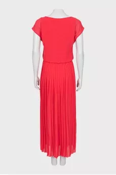 Pink dress with pleated hem