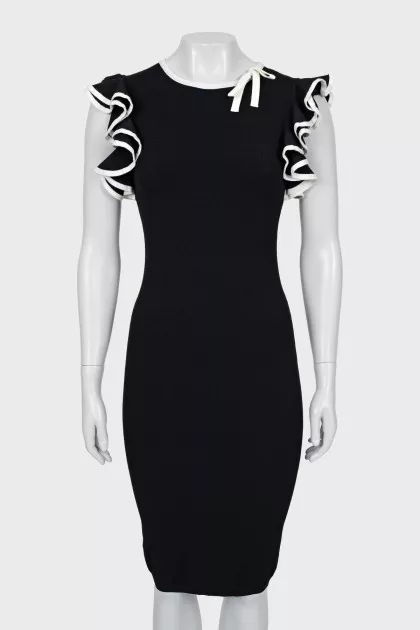 Bodycon dress with ruffled sleeves