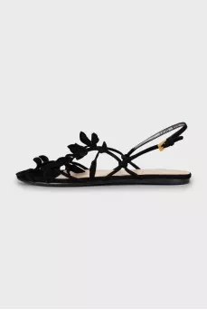 Suede sandals decorated with petals