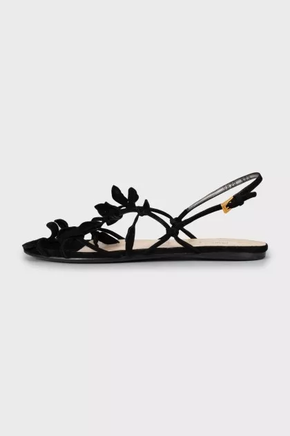 Suede sandals decorated with petals