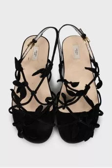 Suede sandals decorated with petals