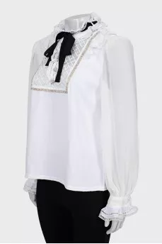 White blouse with decor