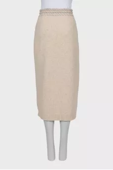 Woolen skirt with a belt
