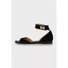 Suede sandals with twist closure