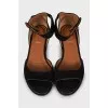 Suede sandals with twist closure
